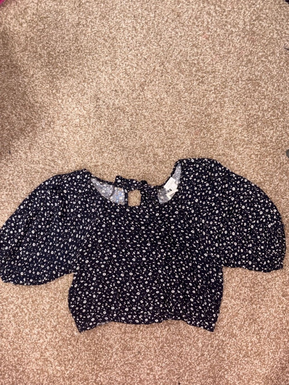 Navy Floral Puff Sleeve Crop Top